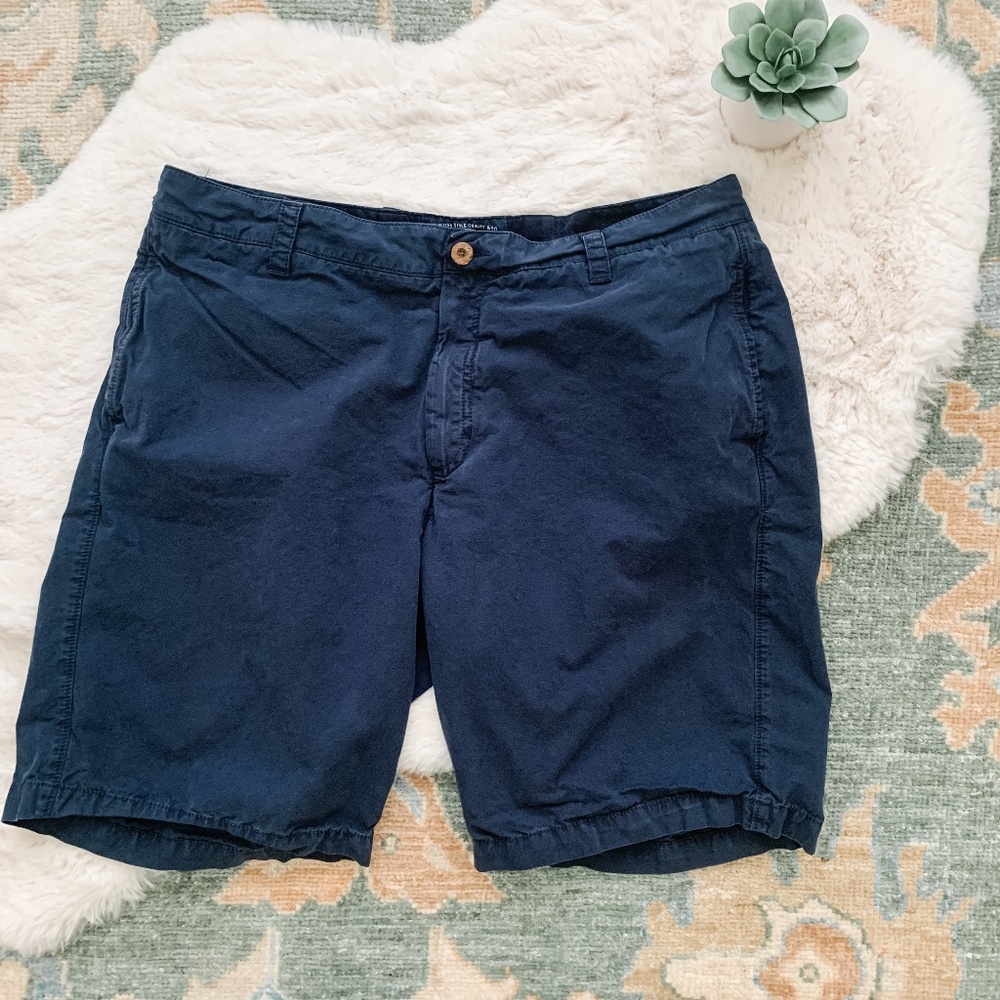 The New Ivy Brand Navy Flat Front Chino Shorts- Size 38 - Picture 1 of 9